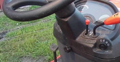 kubota bx2380 the bx2380 throttle handle slips frequently